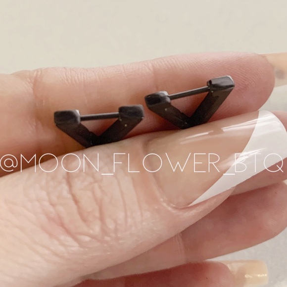 Punk Goth Triangle Huggie Hoop Earrings - Picture 4 of 10